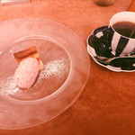 ラガッツァ - デザートのチーズケーキ
      さっぱり美味しい♡