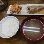 魚力 - ハーフ＆ハーフ定食(さば味噌煮と鮭ハラス焼)