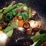 老虎菜 - 明石蛸とにんにくの芽のマーライ醤炒め