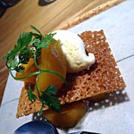 老虎菜 - 紹興酒アイスクリームと柿のキャラメルナッツミルフィーユ