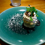 老虎菜 - メレンゲココナッツと珈琲とシナモンのアイスクリームサンド