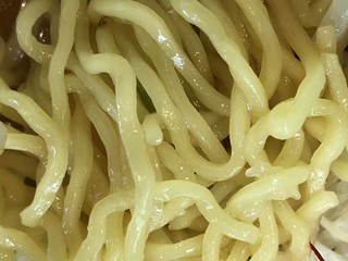 Miyasaka Shouten - 宮坂らーめんの麺アップ