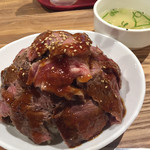 神戸六甲道・ぎゅんた - 厳選サーロインステーキ丼 メガ盛 ¥1480