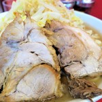 ラーメン二郎 - 豚