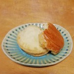 コション パティスリーカフェ - スコーン　写真撮る前にうっかり食べちゃった