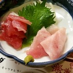 さんさん堂 - キハダマグロ切り落とし&びんちょうマグロ造り