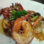 レストラン バカール - ブルターニュのオマールブルーのロースト アメリケーヌソース