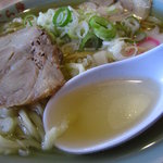 おぐら屋 - 透き通るような絶品スープ