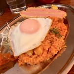 キッチン パンチ - チキンライス+ハムカツ+目玉焼き