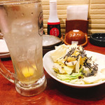 三代目 鳥メロ - レモンサワー、お通しキャベツ