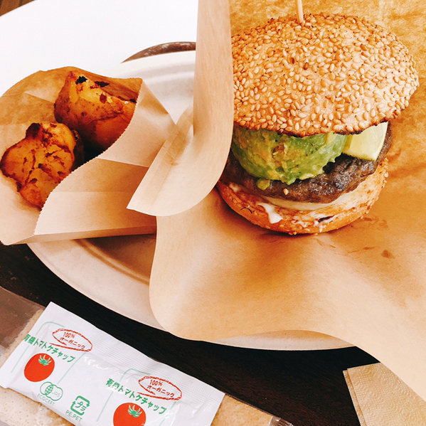 羽田空港で食べる 自由が丘バーガー は小さめサイズ By Reiche 自由が丘バーガー 羽田店 羽田空港第2ターミナル 東京モノレール ハンバーガー 食べログ 羽田空港で食べる 自由が丘バーガー は小さめサイズ By Reiche 自由が丘バーガー 羽田店 羽田空港第2ターミナル 東京モノレール ハンバーガー 食べログ