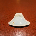 日本料理 晴山 - お目出度い箸置き