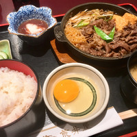 荒井屋 万國橋店 - ランチの牛鍋定食1400円（税込）