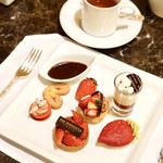 The Peninsula Boutique & Café - 