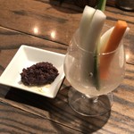 焼き鳥 とりら - スティックサラダと鶏そぼろ味噌