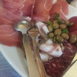 La Torre - 自家製サラミの盛り合わせです　ブレザオラとラルドがとても印象的でした　もっと食べれば良かったよ