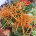 La Torre - 何の変哲も無い野菜サラダが美味しいってことは野菜が美味しいってことですね