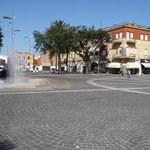 La Torre - ローマ広場っていうにはちょっと小さいけどナターレにはたくさんの人で賑わっていました　朝はガラガラ（笑）