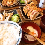ダンダダン酒場 - W餃子定食(税込898円)