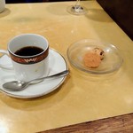 maggi - ランチ時は食後のクッキーとコーヒーが付きます