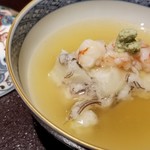 馳走 啐啄一十  - ②蒸し糸縒鯛(静岡県駿河湾産)の真昆布出汁餡(いりこ、鰹節、鯖節、あご節)、木耳、百合根、銀杏、煮車海老
      糸縒鯛は前田さんが出汁を味わって選んだ極上の一匹。
      ほわほわに蒸した身に出汁餡が絡まって感涙。
