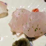 馳走 啐啄一十  - ⑦白甘鯛(静岡県駿河湾産・2日寝かせ)
      産卵期は夏～秋、旬は冬～春
      上品な脂の旨みと甘みが特に印象的。
      軟らかくてモチモチ感があり、後味が軽やかでありながら余韻も感じる不思議な感覚です。