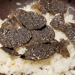 馳走 啐啄一十  - ⑲冬トリュフご飯(プレーン&卵入り)
      15,000円で薫り高いトリュフを使って大丈夫かしら？
      冬トリュフの華やかで艶やかな薫りが立ち昇って来ます。