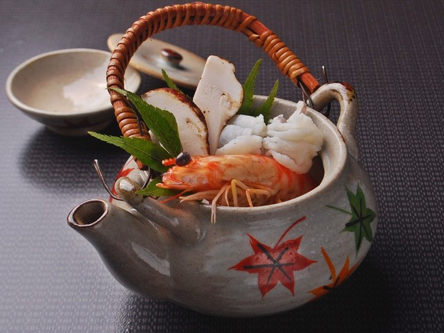 桃兵卫 - 土瓶蒸し(季节物ですので时期により无い场合がございます.