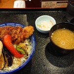 Shunsai Tei - 彩りタレひれかつ丼。