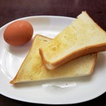 メゾン - トースト、ゆで卵付きます