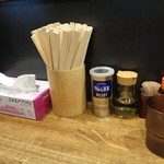 煮干し中華そば 一剣 - 卓上