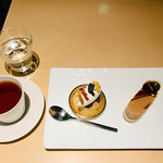 イデミスギノ - 左: diplomate 右: breslline