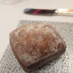 キュイジーヌ[s] ミッシェル・トロワグロ - ココアパン