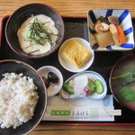 Maruhachi - 麦とろ定食