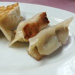 おおもり - 餃子450円、ヒダの無い形