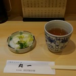 丸一 - お茶と漬物