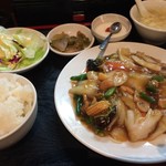 上海縁 - 八宝菜定食　818円