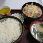 須田うどん - もつ煮込み定食