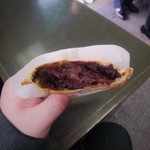 たいやき わかば - 中には濃ゆい粒あんが