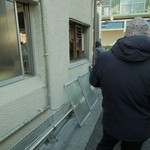 たいやき わかば - 平日の昼でもここから並びます。