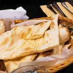 アーンドラ・ダイニング - タンドゥーリ・ナン