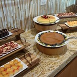 Hyatt Regency Waikiki Beach Resort and Spa - 