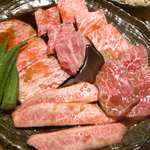 炭火焼 ゆうじ - ロース盛り合わせ