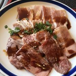 焼肉プサン - 肉はボリュームたっぷり
