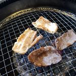 Yakiniku Pusan - 少しずつ焼きます