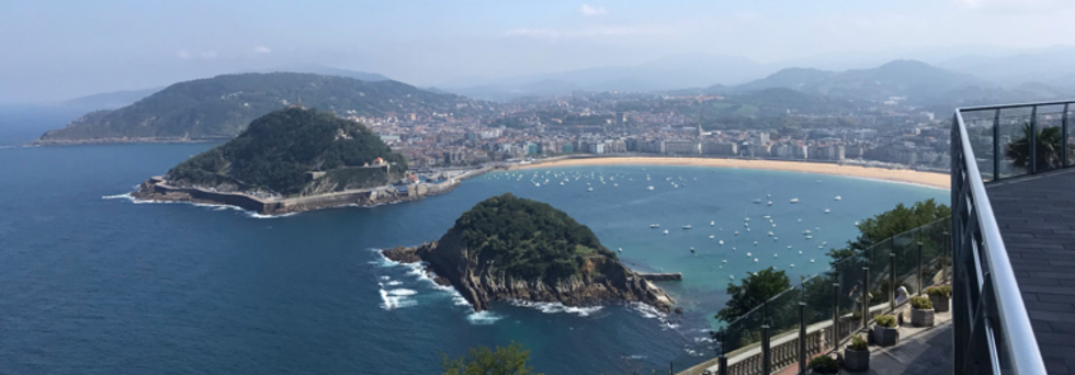 レビュアーのカバー画像