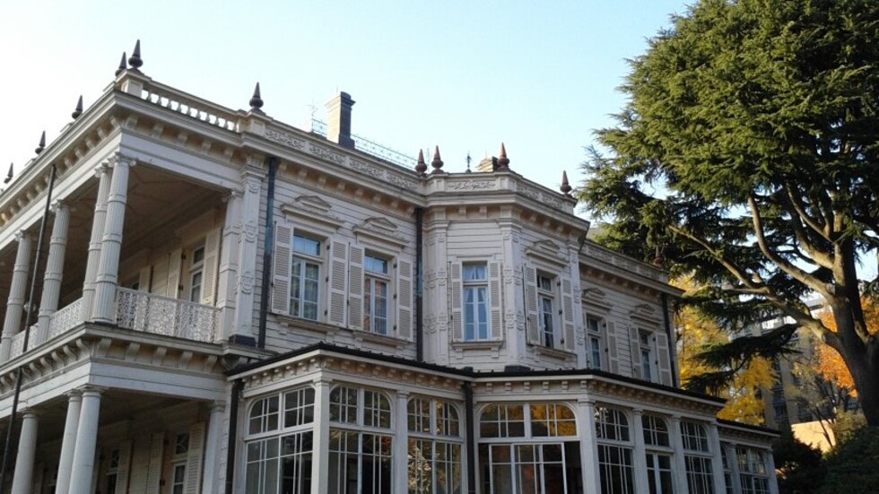 レビュアーのカバー画像