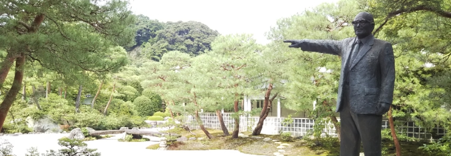 レビュアーのカバー画像