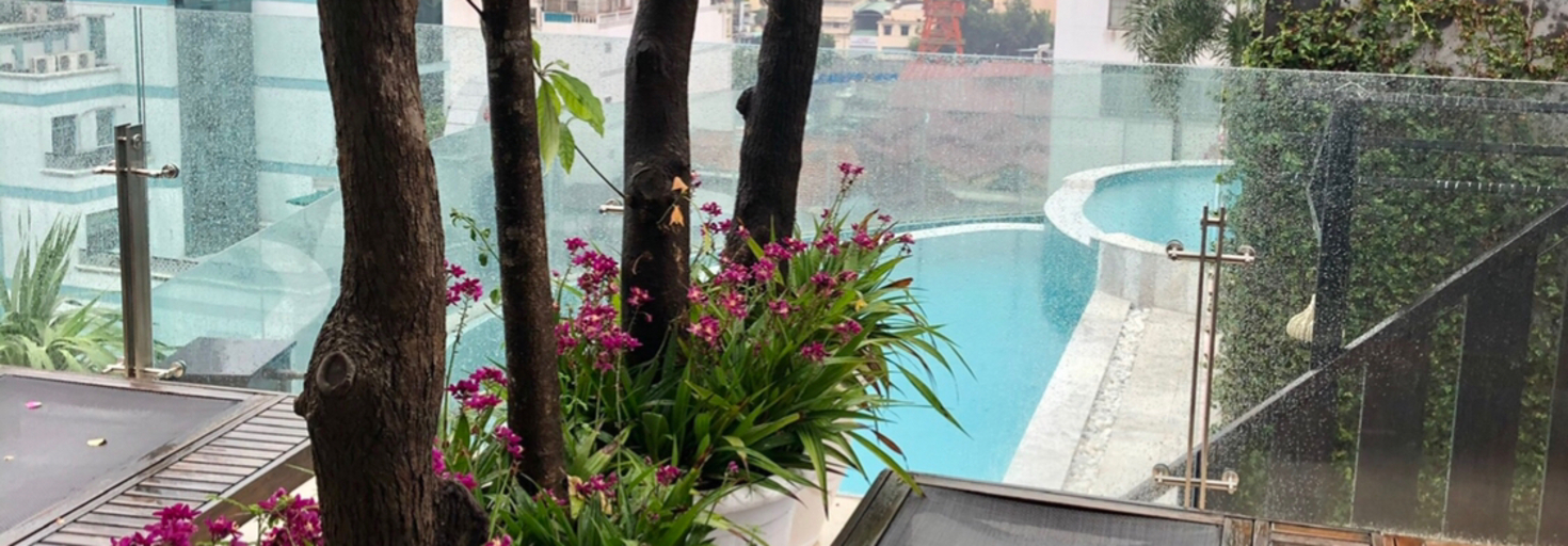 レビュアーのカバー画像