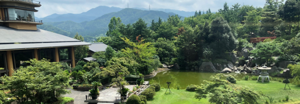 レビュアーのカバー画像